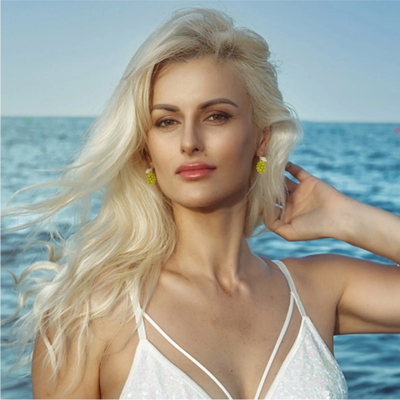 Earrings - Picture 7 of 16